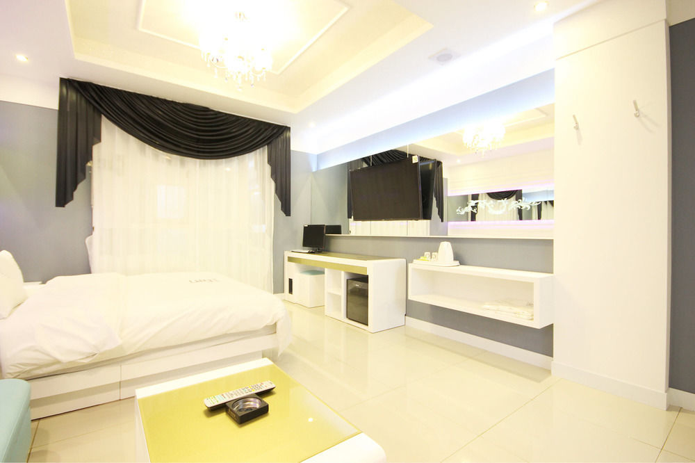 Dome Hotel Кванджу Экстерьер фото